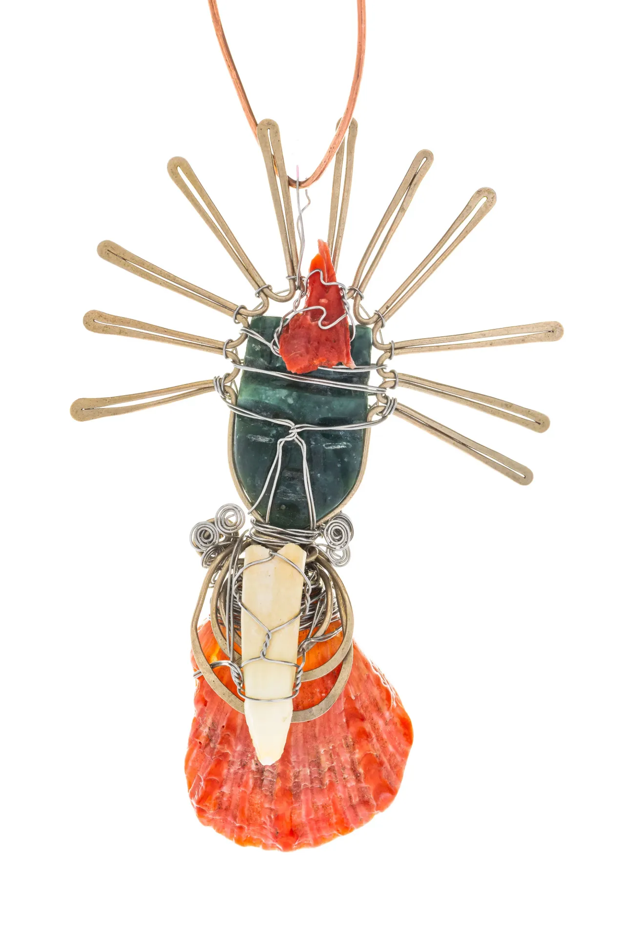 Chamán del Río Rojo — Dije de máscara de jade ecuatoriano