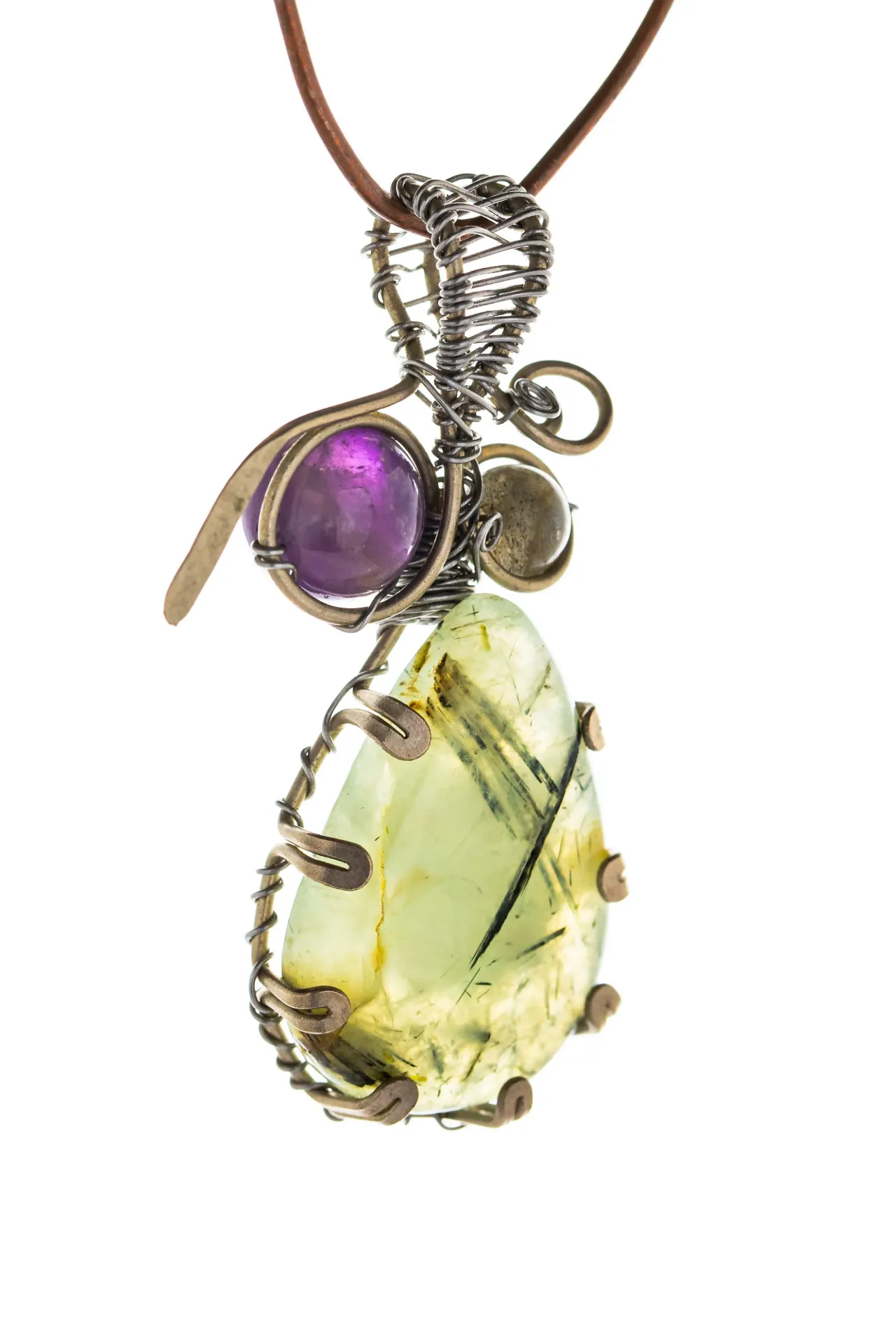 Gota Boreal — Dije de prehnita, amatista y labradorita